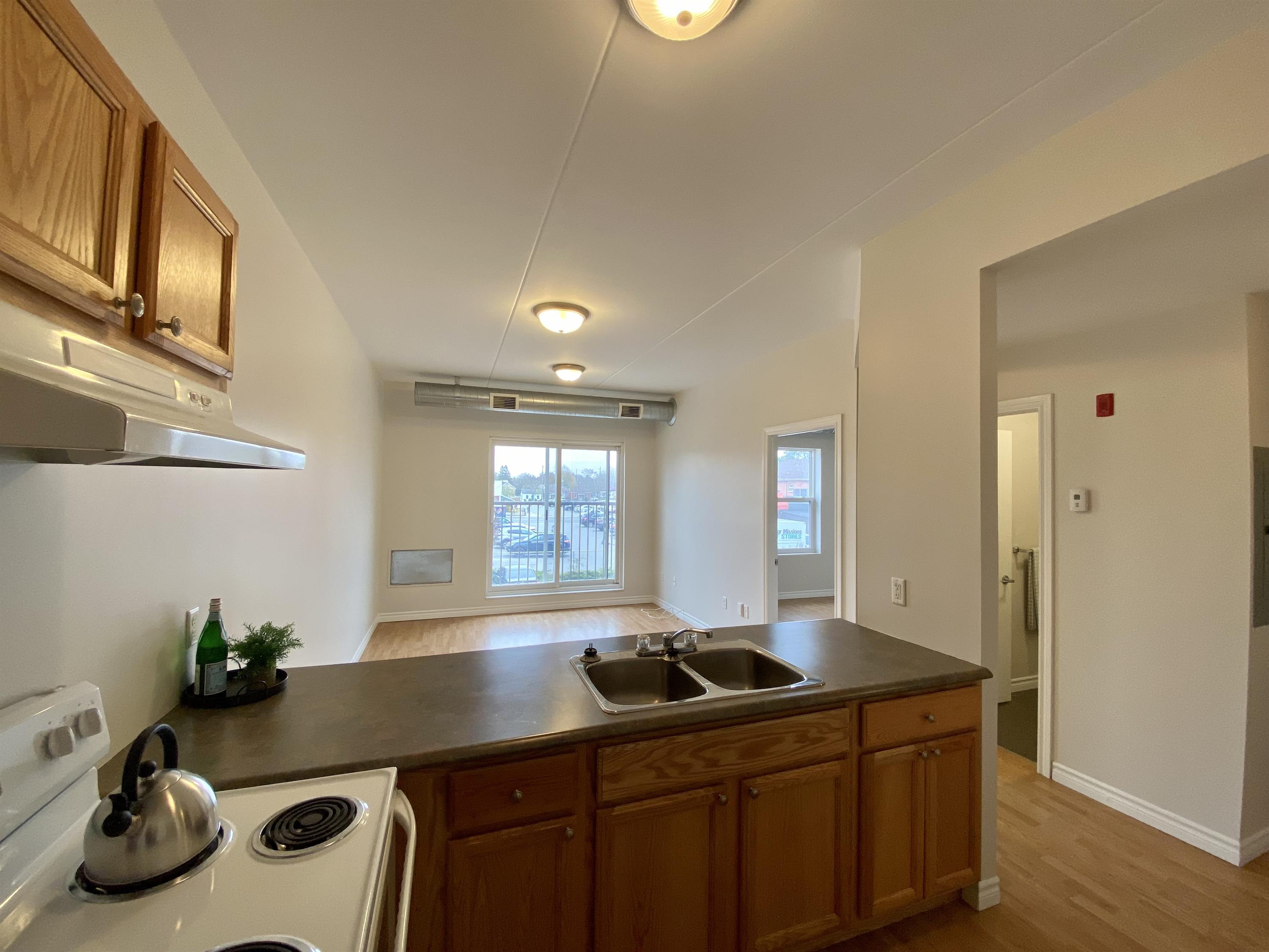 54 Winniett St - 207